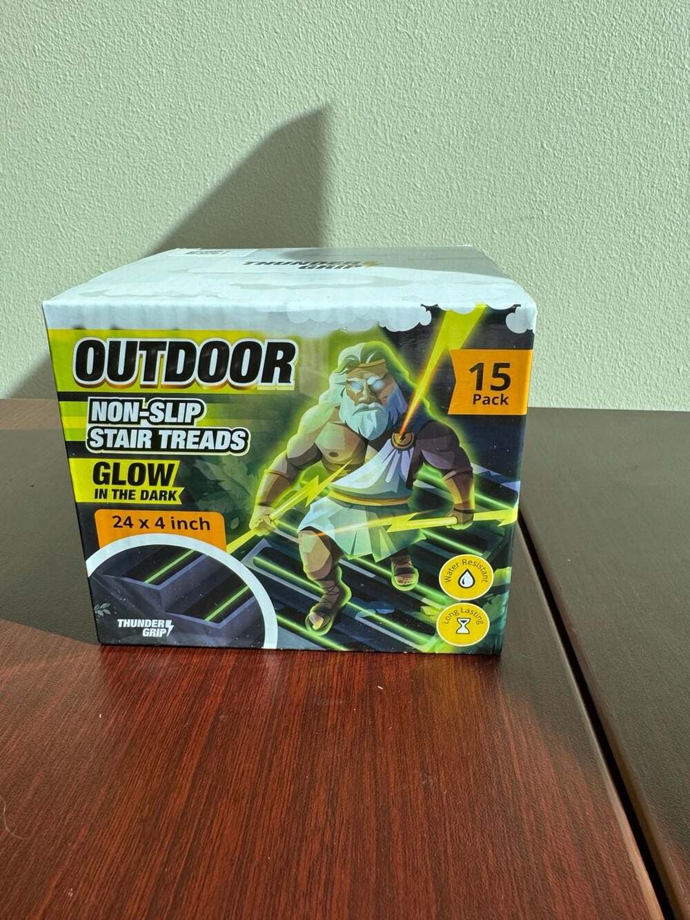 NIB Thunder Grip 15 Pack Outdoor Non-Slip Stair Treads Glow in the Dark 24 x 4 i